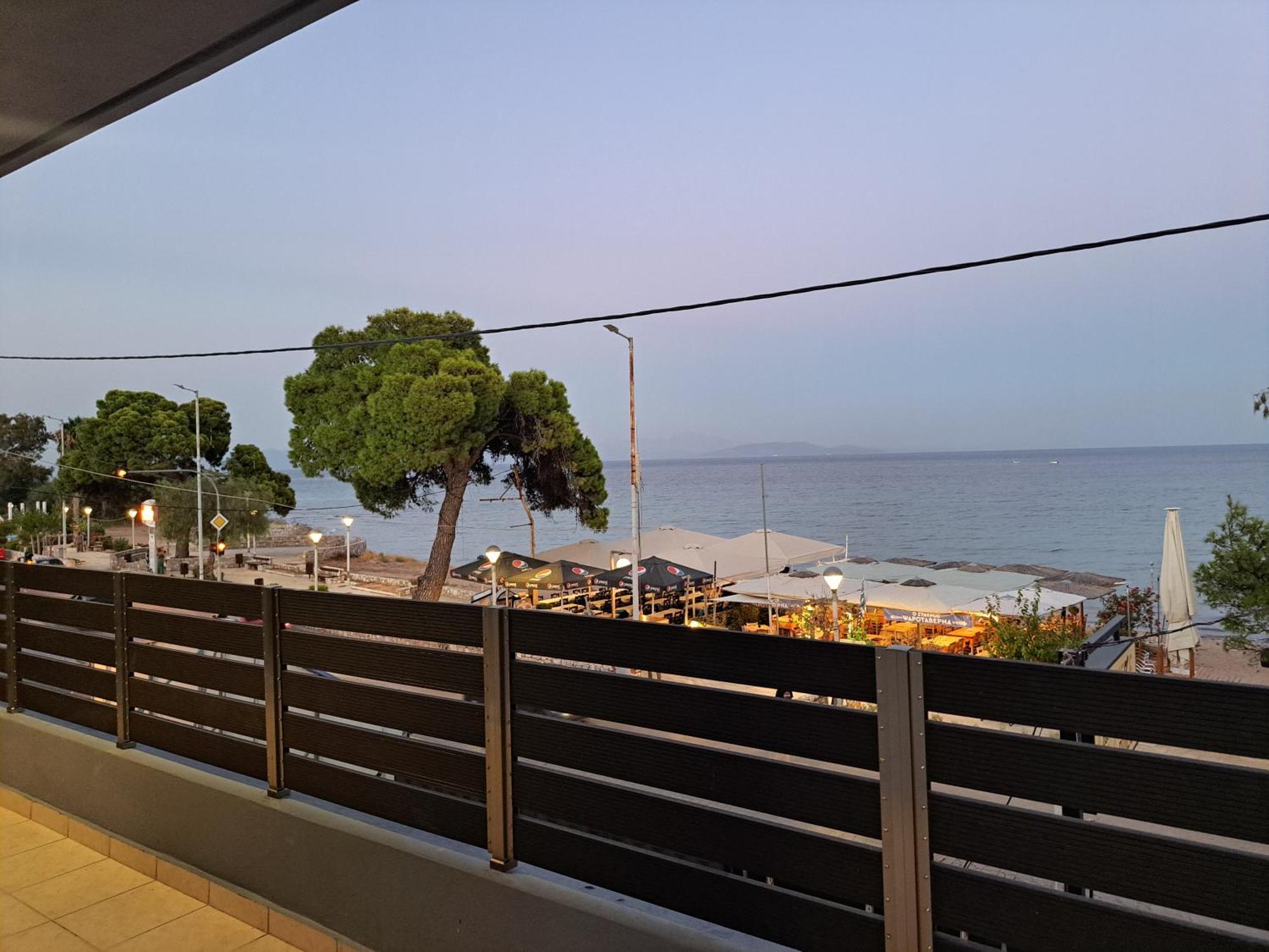 Seashell Apartment Artemida  Ngoại thất bức ảnh
