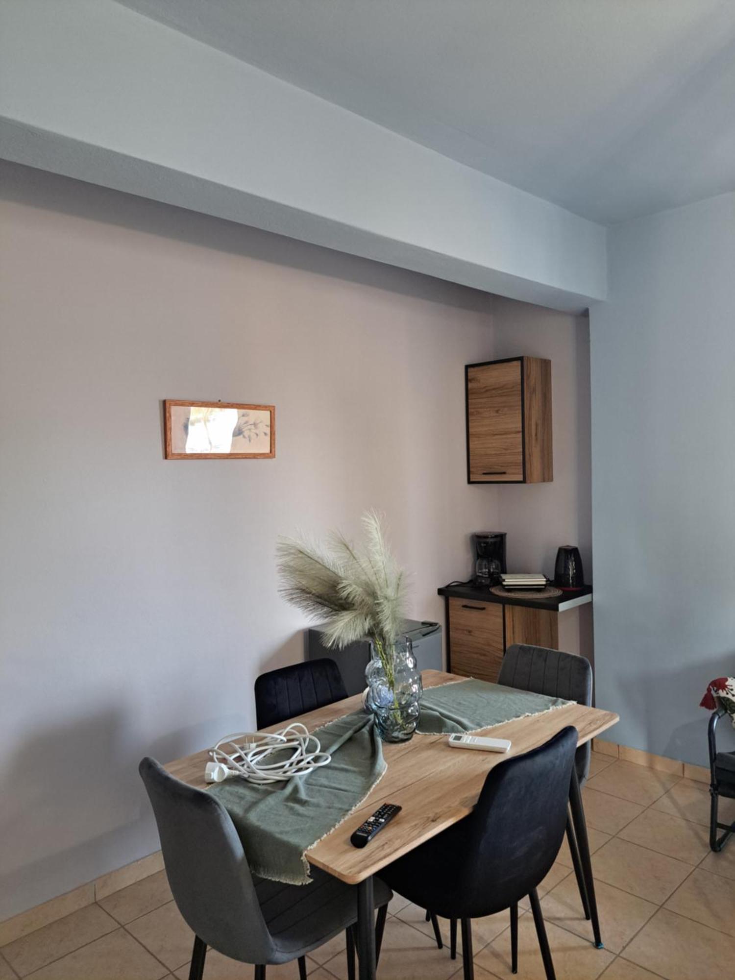 Seashell Apartment Artemida  Ngoại thất bức ảnh